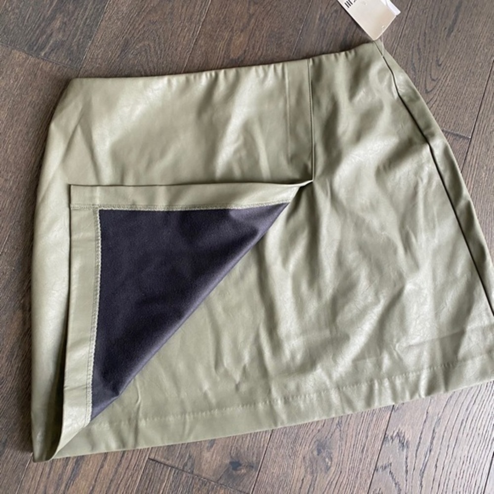 NWT bar III Army Green Pleather Skirt Size L - Picture 2 of 5